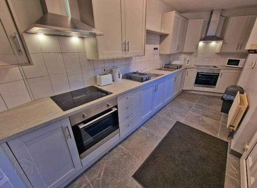 Cromwell Road, Botanic, Belfast, BT7 1JY