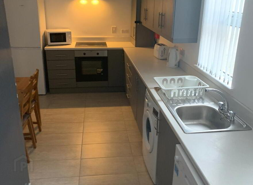 Fitzroy Avenue, Ormeau Road, Belfast, BT7 1HS