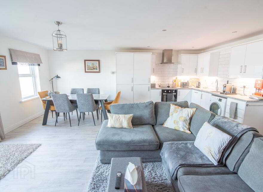 47 West Strand Avenue, Portrush, BT56 8FD