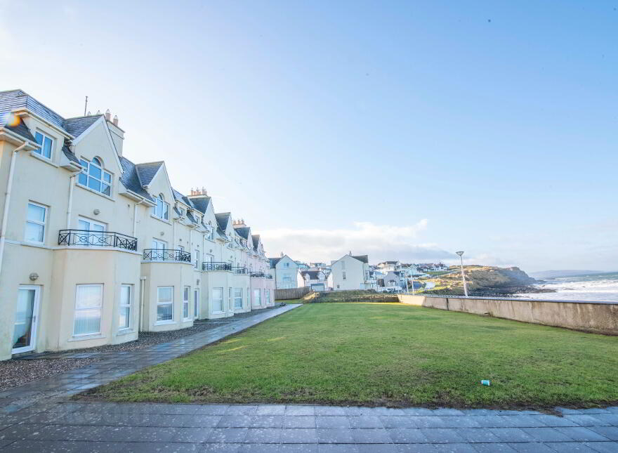 47 West Strand Avenue, Portrush, BT56 8FD photo