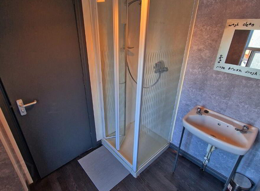 Room 5, 55 Cromwell Road, Botanic, Belfast, BT7 1JY