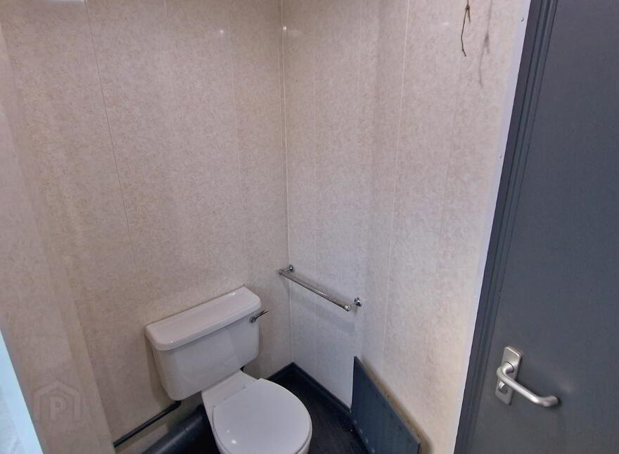 Room 5, 55 Cromwell Road, Botanic, Belfast, BT7 1JY