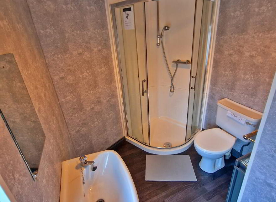 Room 5, 55 Cromwell Road, Botanic, Belfast, BT7 1JY