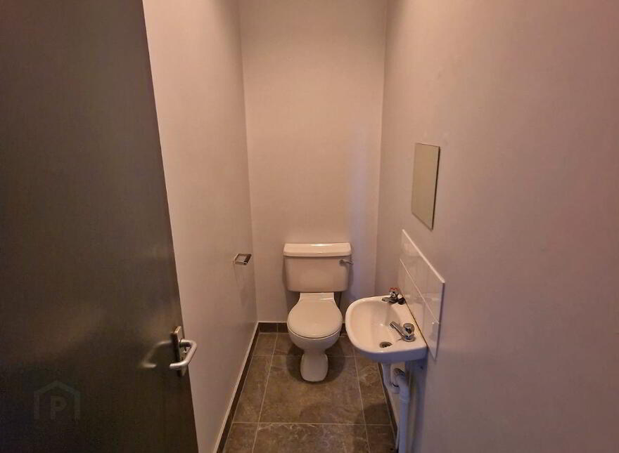 Room 5, 55 Cromwell Road, Botanic, Belfast, BT7 1JY