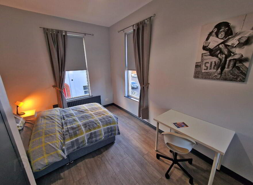 Room 5, 55 Cromwell Road, Botanic, Belfast, BT7 1JY