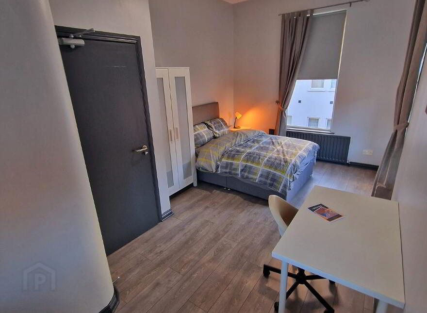 Room 5, 55 Cromwell Road, Botanic, Belfast, BT7 1JY