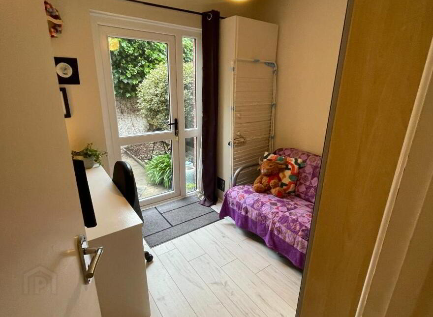 27A Eastleigh Dale, Belfast, BT4 3DT