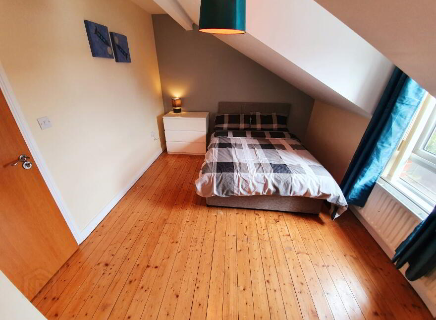 Room 6, 13 Delhi Street, Ormeau Road, Belfast, BT7 3AJ