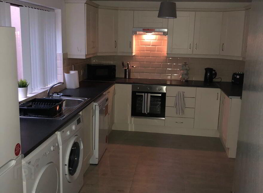 Room 7, 37 Magdela Street, Botanic, Belfast, BT7 1PV