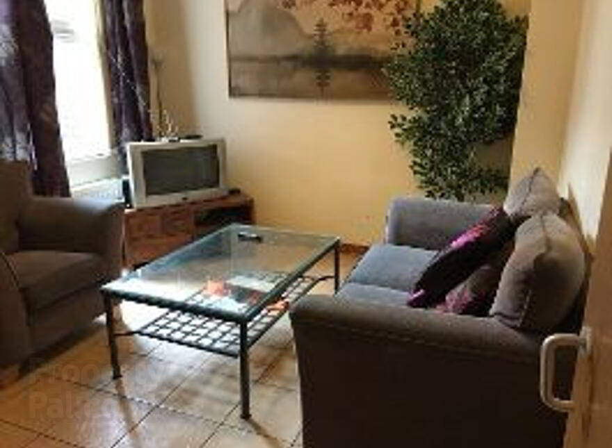 Room 3, 20 Ireton Street, Botanic, Belfast, BT7 1LH photo