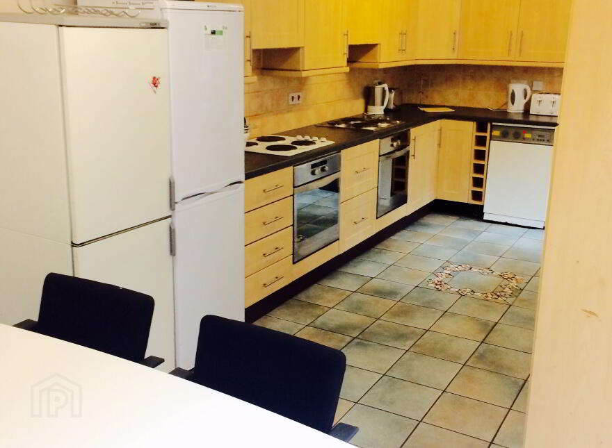 Room 7, 21 Cameron Street, Botanic, Belfast, BT7 1GU