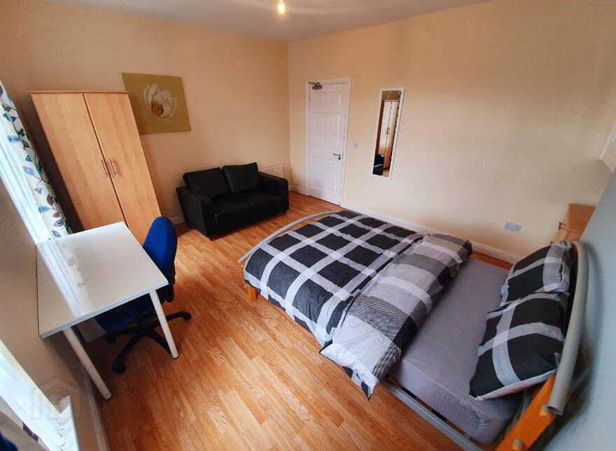 Sandhurst Drive, Stranmillis, Belfast, BT9 5AY