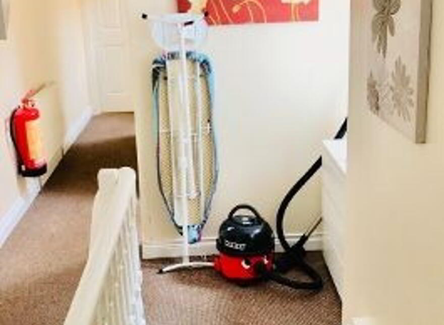 Room 6, 31 Sandhurst Drive, Stranmillis, Belfast, BT9 5AY
