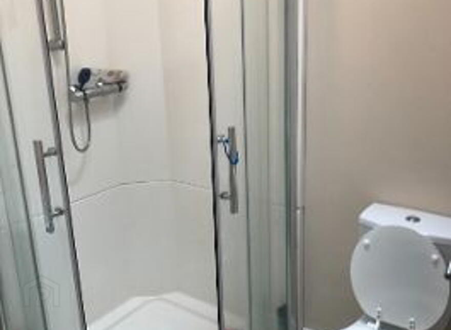 Room 7, 31 Sandhurst Drive, Stranmillis, Belfast, BT9 5AY
