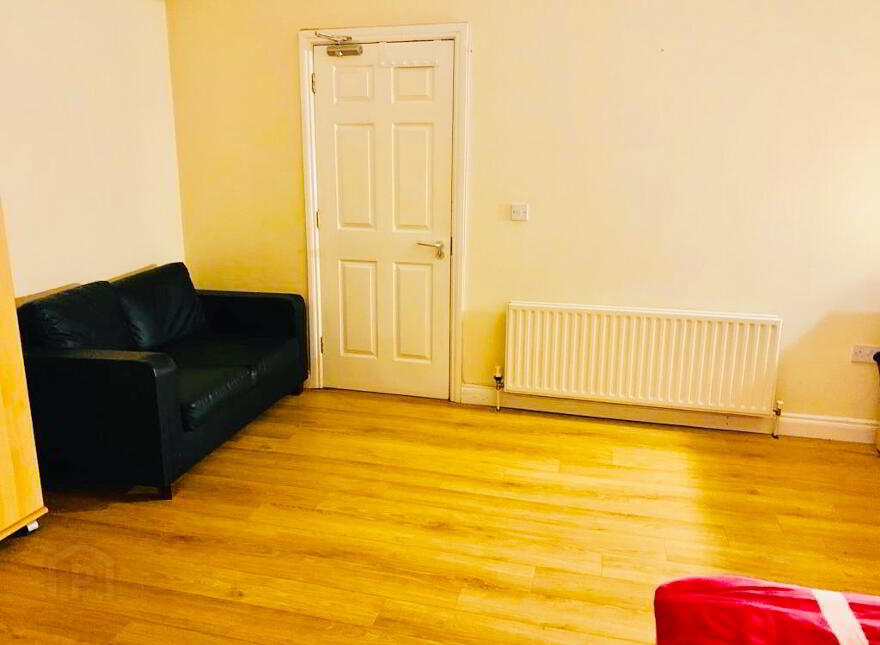 Room 7, 31 Sandhurst Drive, Stranmillis, Belfast, BT9 5AY