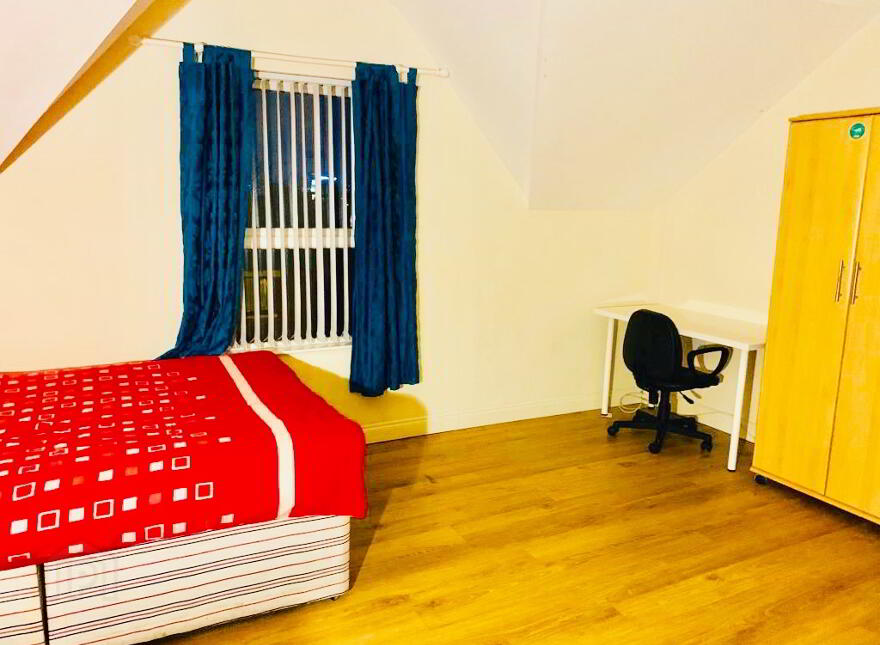 Room 7, 31 Sandhurst Drive, Stranmillis, Belfast, BT9 5AY