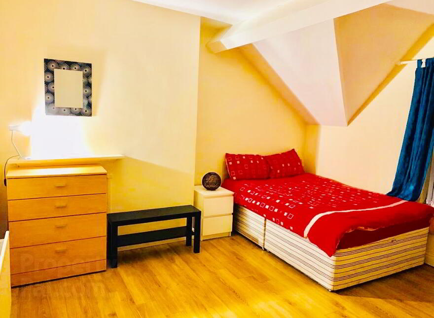 Room 7, 31 Sandhurst Drive, Stranmillis, Belfast, BT9 5AY photo