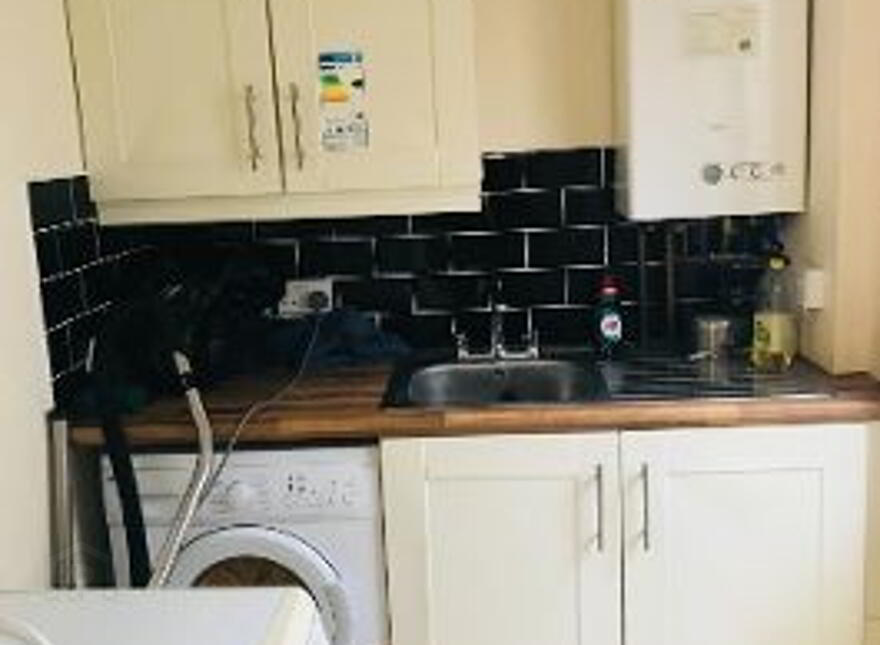 Room 5, 1 Sandymount Street, Stranmillis, Belfast, BT9 5DP