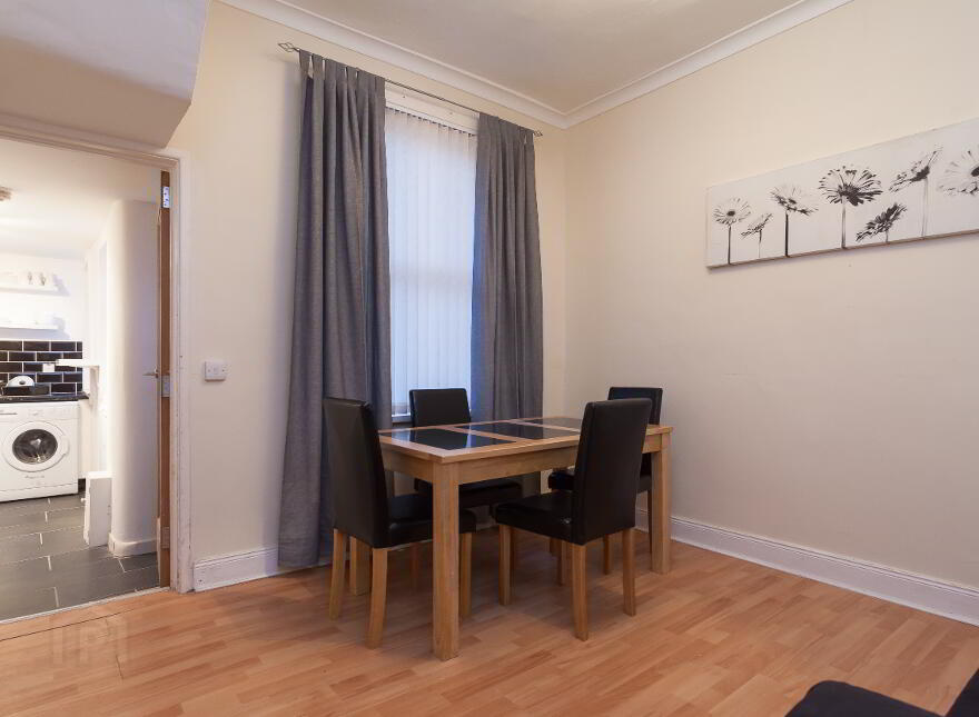 Room 2, 21 Willowbank Gardens, North Belfast, Belfast, BT15 5AH