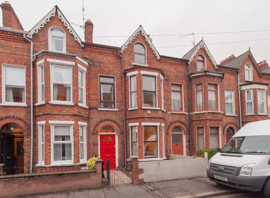 Room 4, 21 Willowbank Gardens, North Belfast, Belfast, BT15 5AH