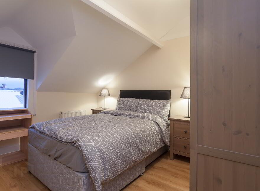Room 4, 21 Willowbank Gardens, North Belfast, Belfast, BT15 5AH photo
