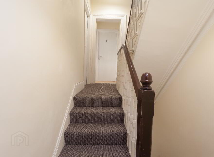 Room 4, 21 Willowbank Gardens, North Belfast, Belfast, BT15 5AH