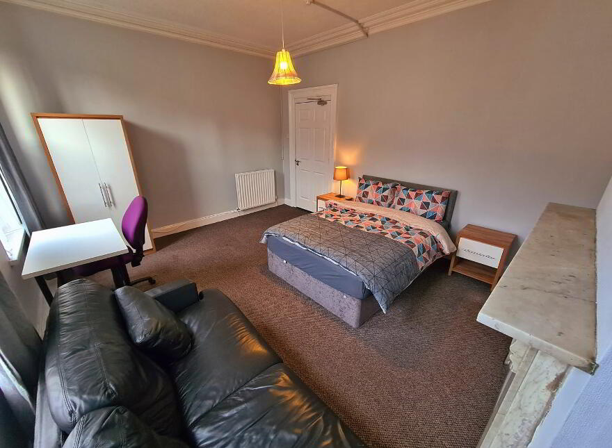 Room 4, 12 Thorndale Avenue, North Belfast, BT14 6BL