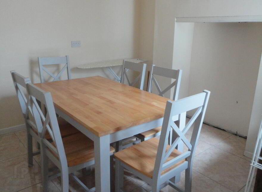 STUDENT ACCOMMODATION, 8 Asylum Road, Derry, BT48 7DX