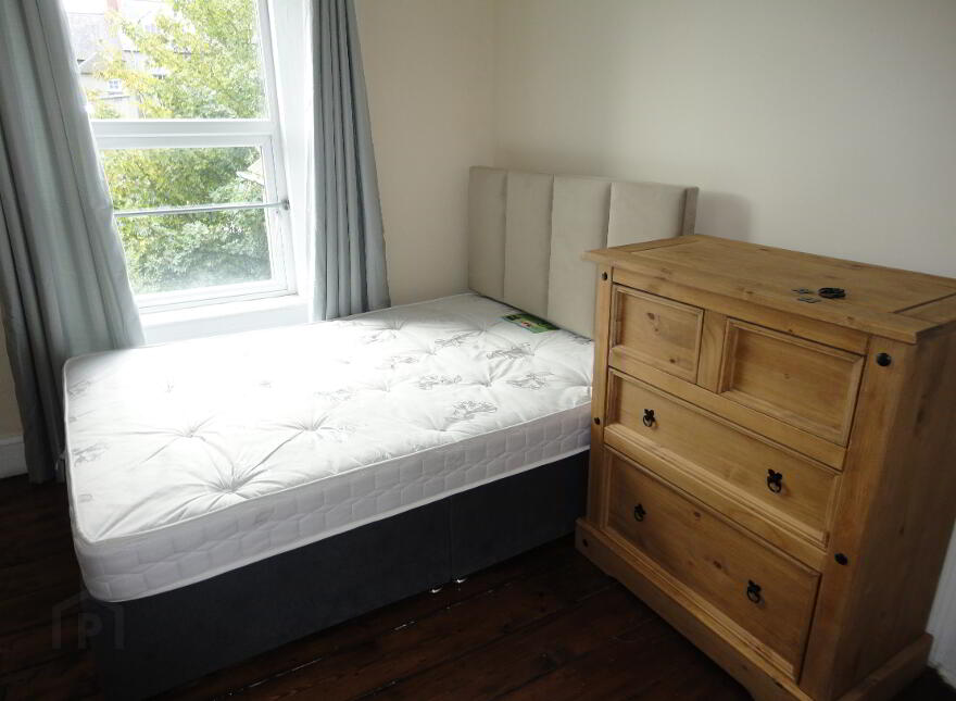 STUDENT ACCOMMODATION, 8 Asylum Road, Derry, BT48 7DX
