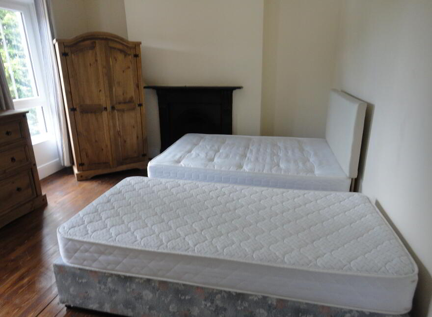 STUDENT ACCOMMODATION, 8 Asylum Road, Derry, BT48 7DX