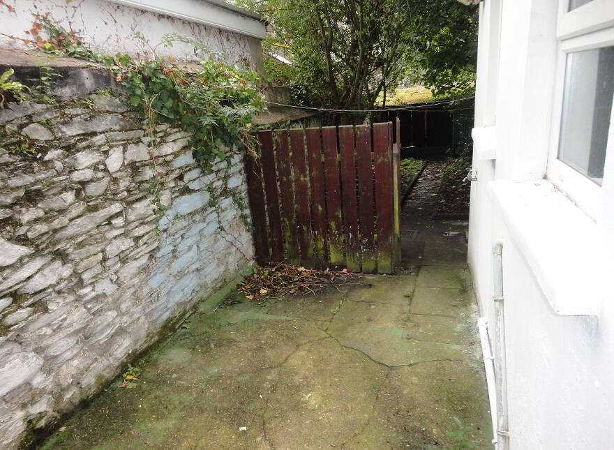 STUDENT ACCOMMODATION, 8 Asylum Road, Derry, BT48 7DX