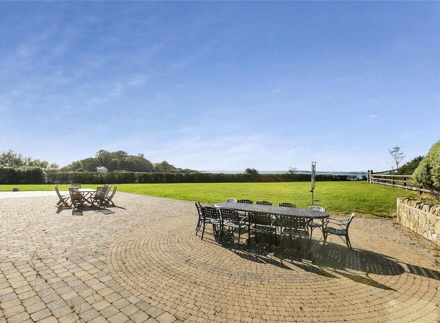 Ballyurnanellan House, 84a Newtownards Road, Greyabbey, Newtownards, BT22 2QJ