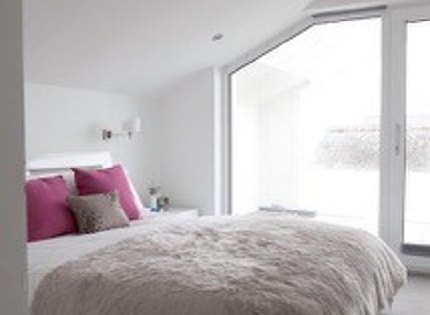 The White House, 47 Ballyreagh Road, Portrush, BT56 8LT