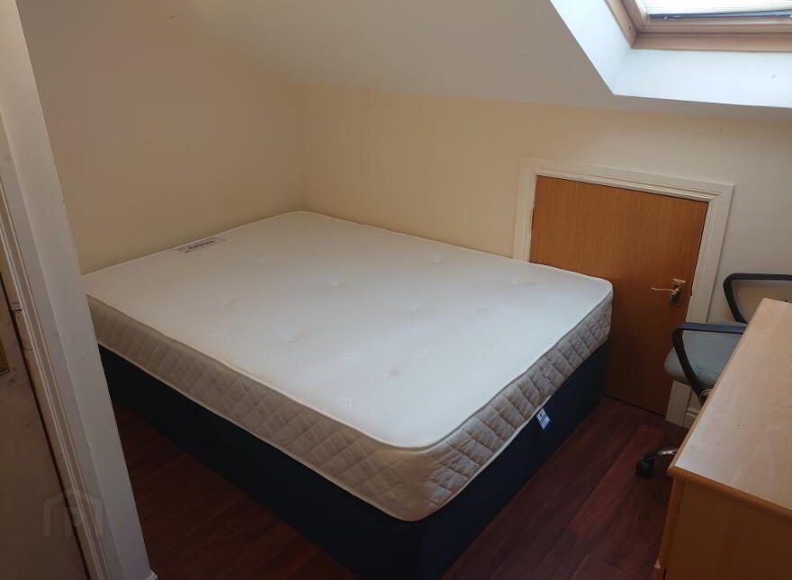 71 Tates Avenue, Belfast, BT9 7BZ