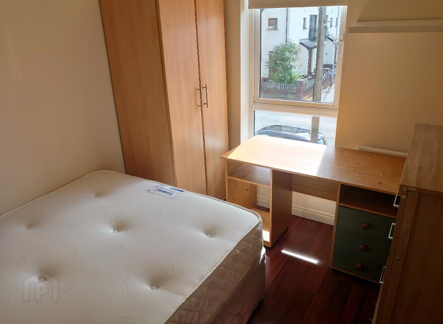 71 Tates Avenue, Belfast, BT9 7BZ