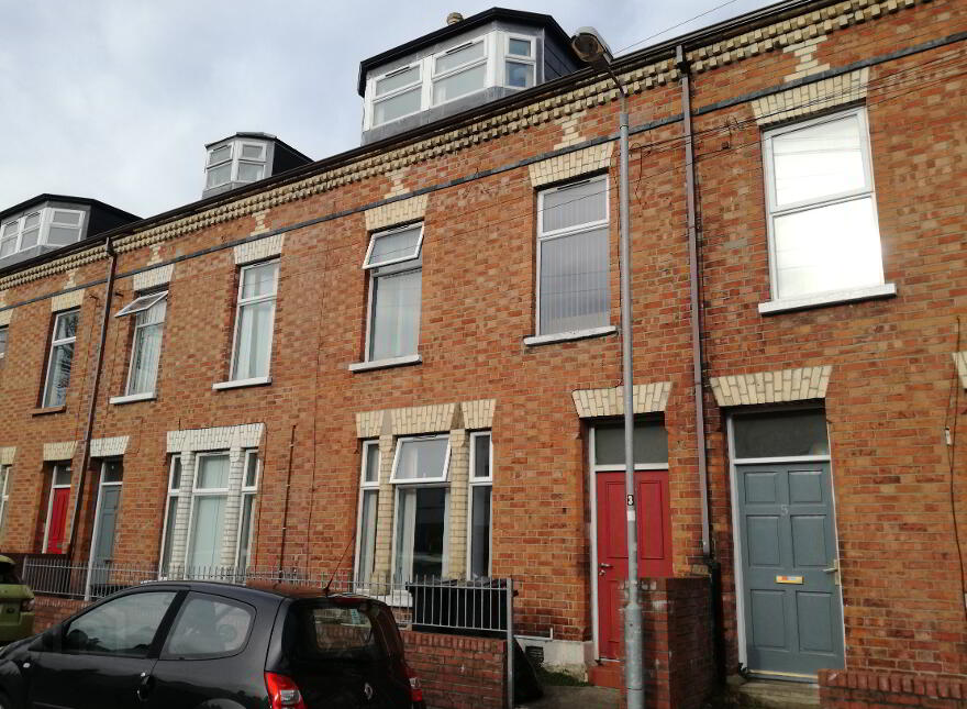 Apt 2, 7 Dunluce Avenue, Belfast, BT9 7AW photo