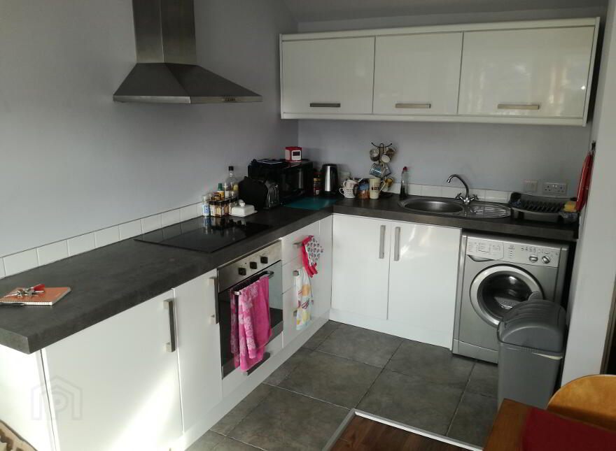 Apt 3, 7 Dunluce Avenue, Belfast, BT9 7AW