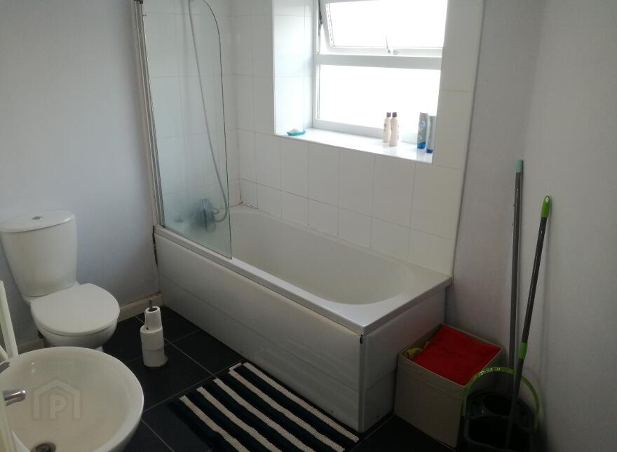 Apt 3, 7 Dunluce Avenue, Belfast, BT9 7AW