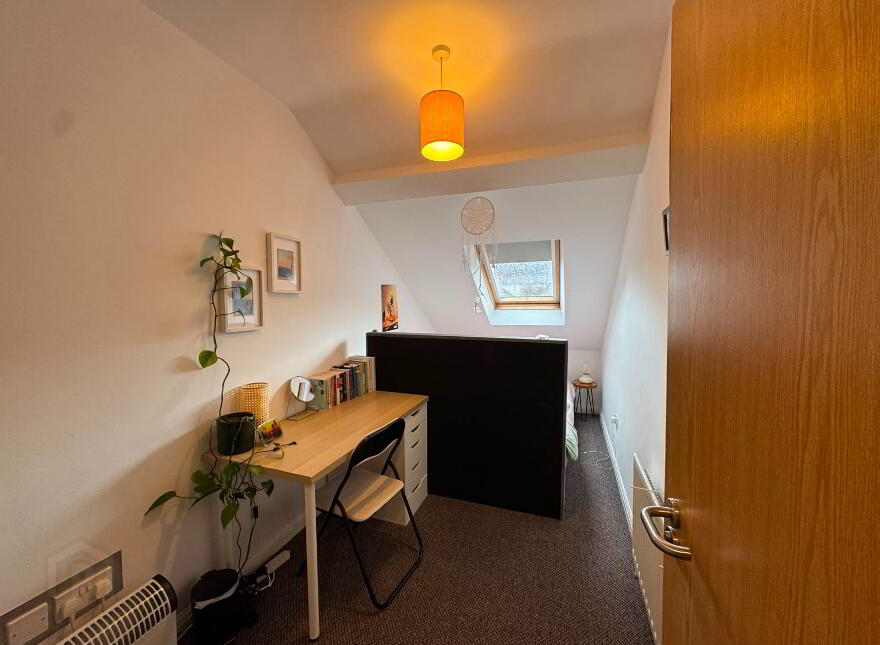 Apt 3, 7 Dunluce Avenue, Belfast, BT9 7AW