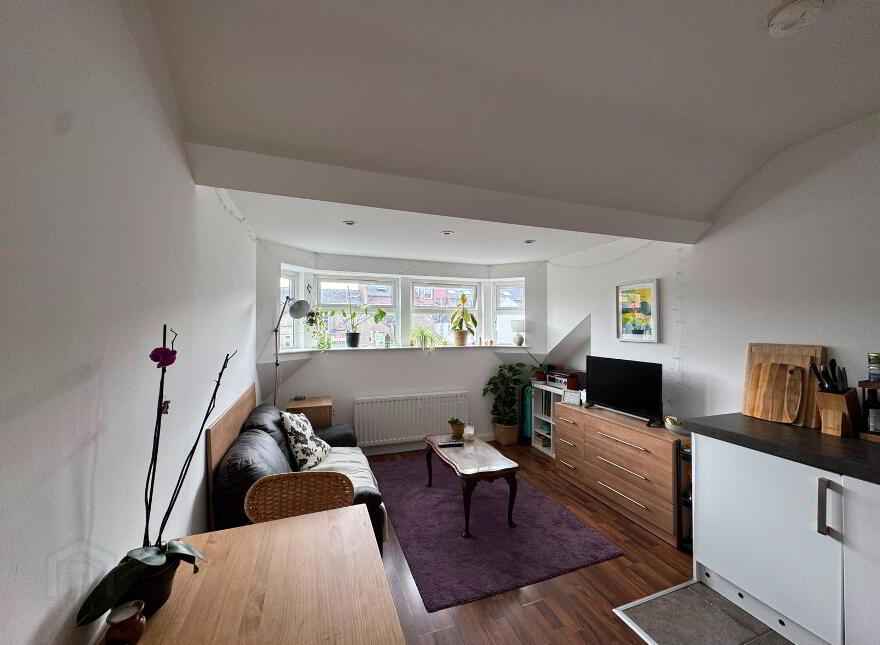 Apt 3, 7 Dunluce Avenue, Belfast, BT9 7AW