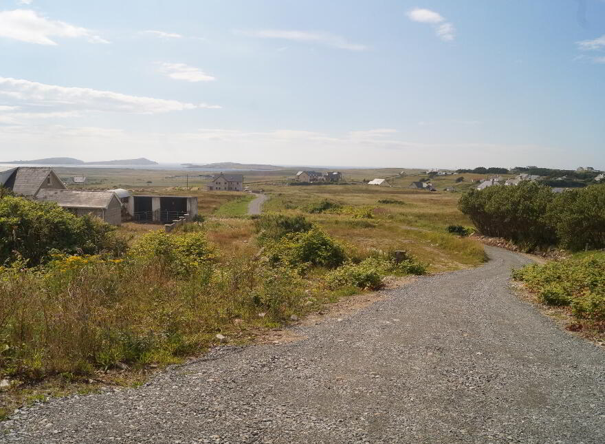 Carrickmagarvey, Sites, Derrybeg