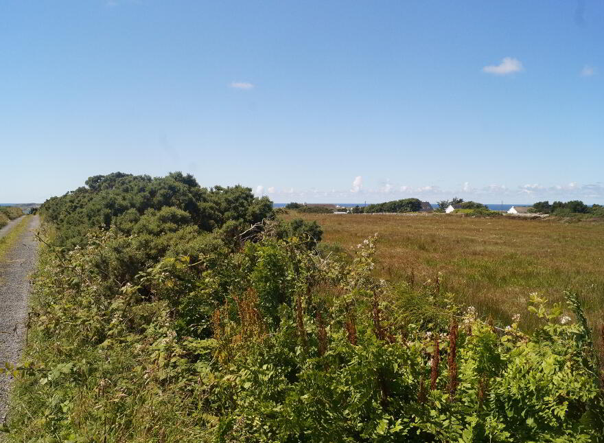 Upper Carrickboyle, Sites, Derrybeg