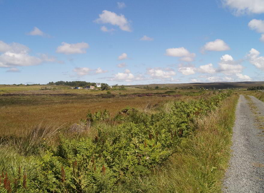Upper Carrickboyle, Sites, Derrybeg