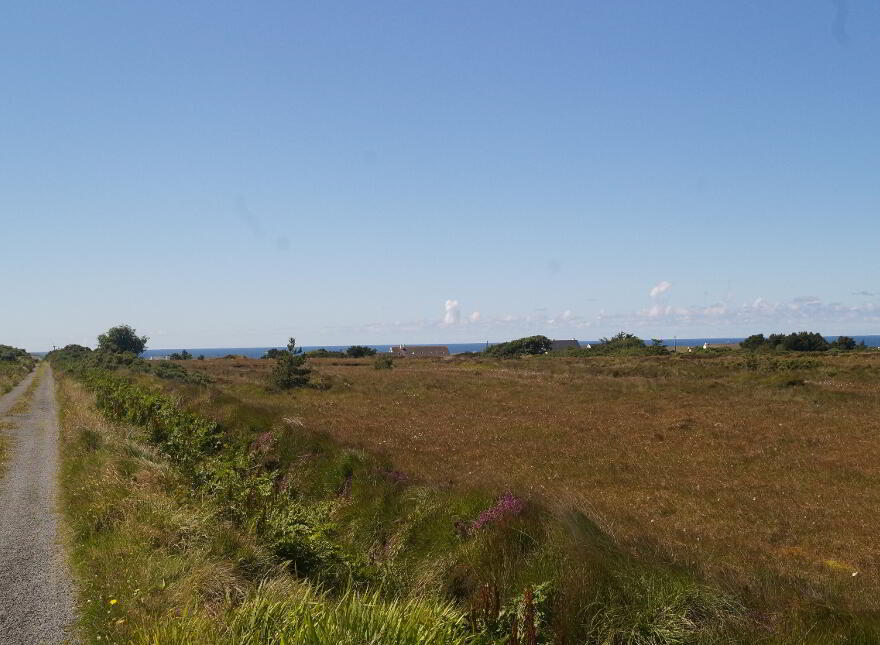 Upper Carrickboyle, Sites, Derrybeg