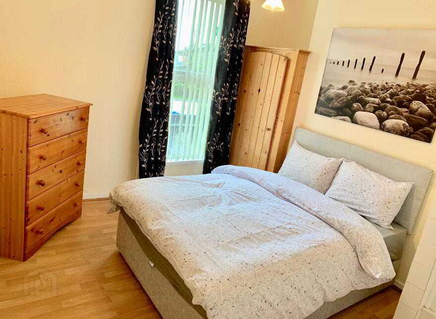 En-Suite Room 2, 115 Cavehill Road, North Belfast, BT15 5BJ photo