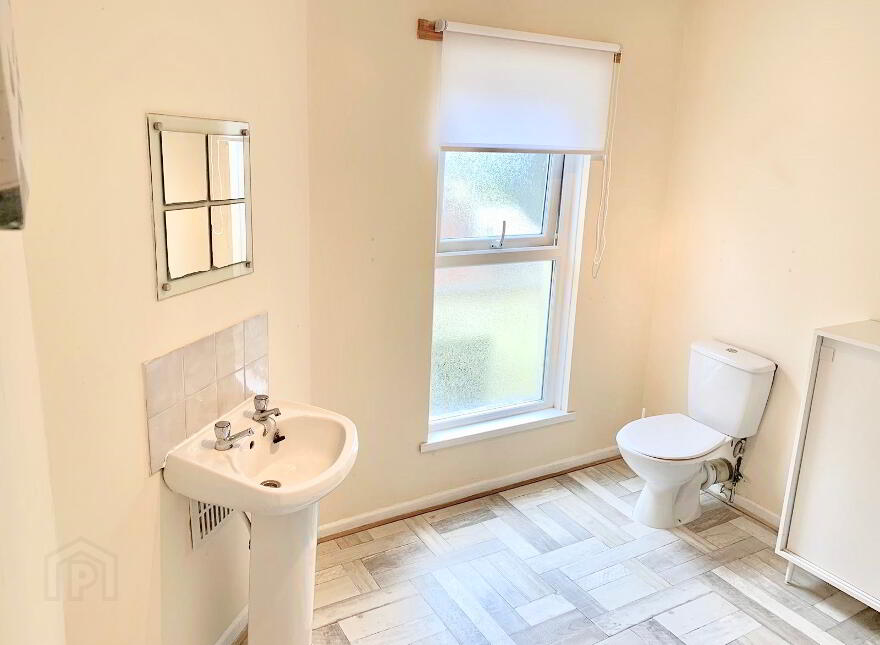 En-Suite Room 2, 115 Cavehill Road, North Belfast, BT15 5BJ