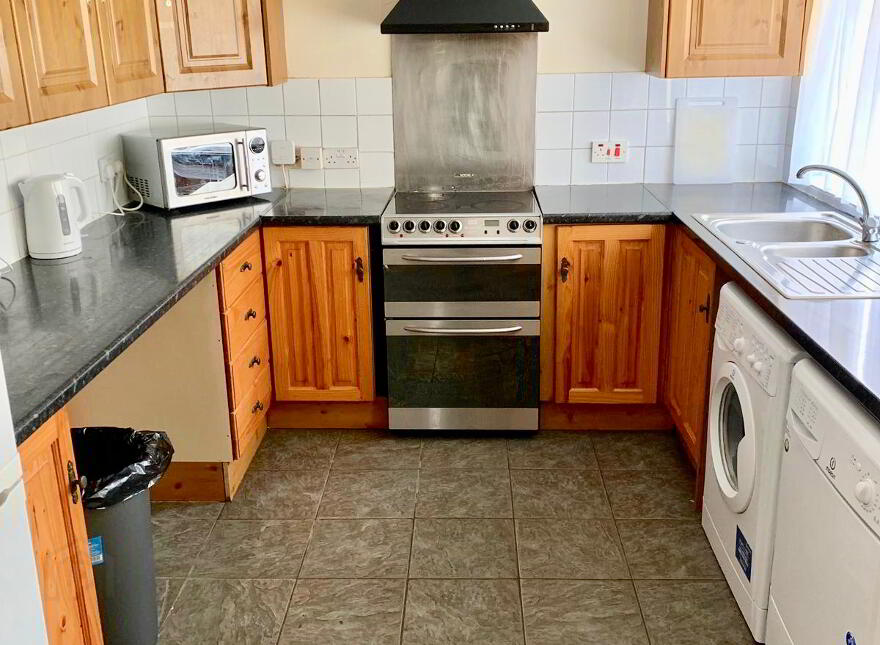 En-Suite Room 2, 115 Cavehill Road, North Belfast, BT15 5BJ