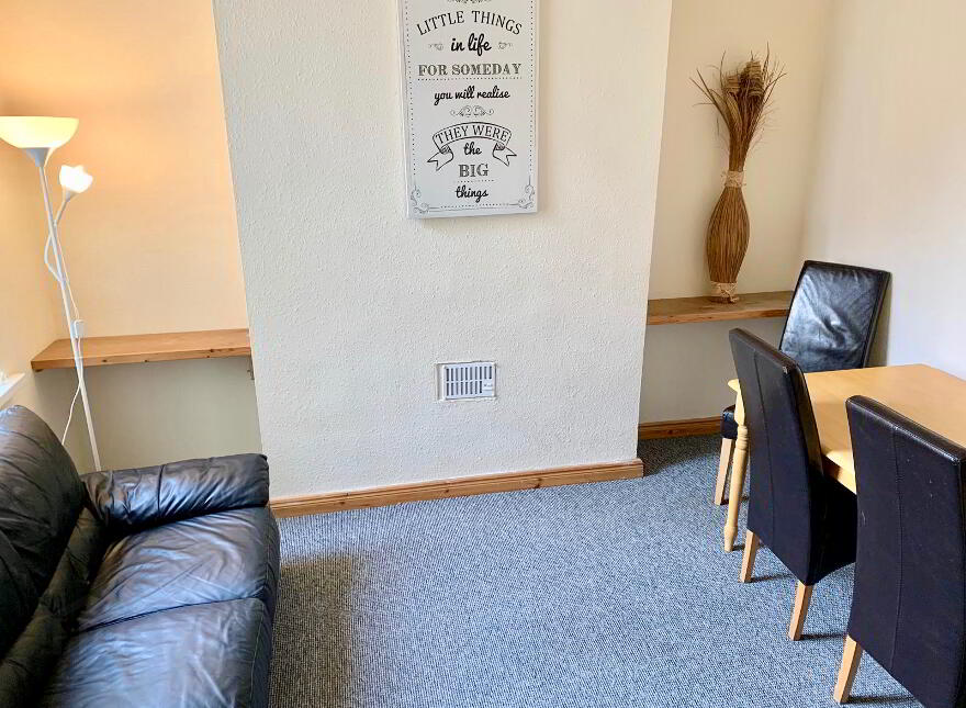 En-Suite Room 2, 115 Cavehill Road, North Belfast, BT15 5BJ