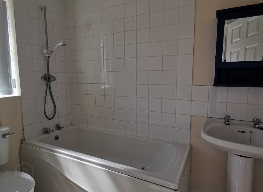 80A Rossdale, Londonderry, BT47 5RD