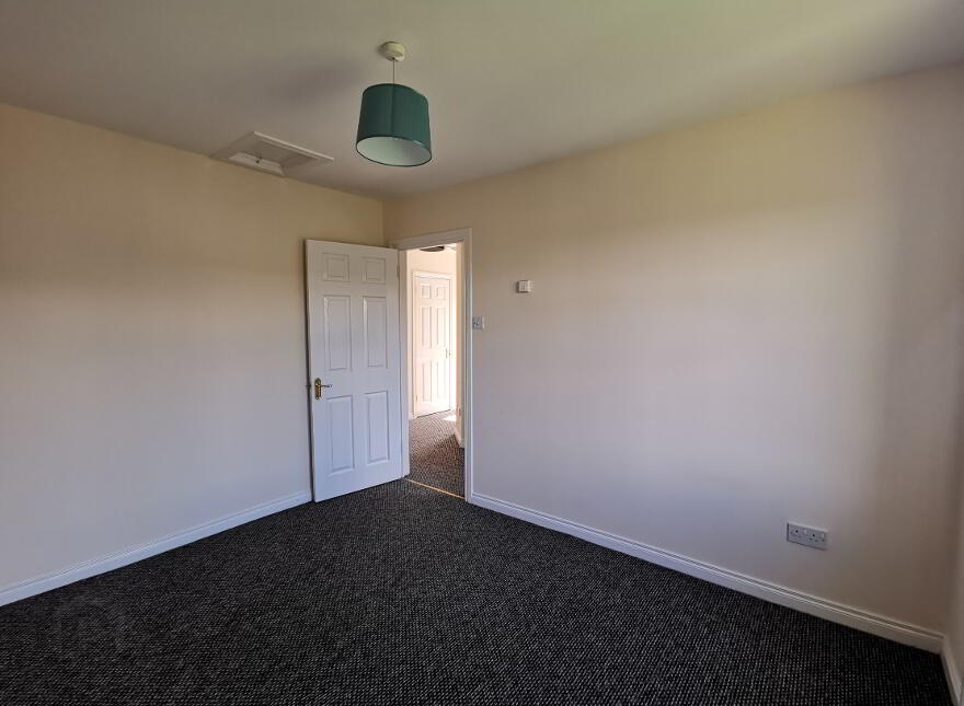 80A Rossdale, Londonderry, BT47 5RD